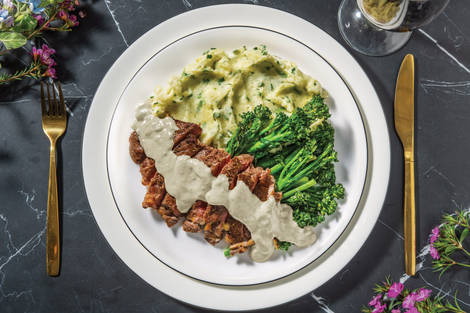 Seared Steak & Creamy Pepper Sauce