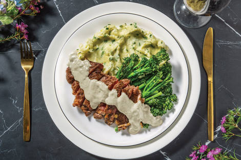 Seared Steak & Creamy Pepper Sauce