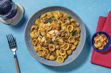 One-Pot Creamy Chicken, Pesto & Mushroom Pasta