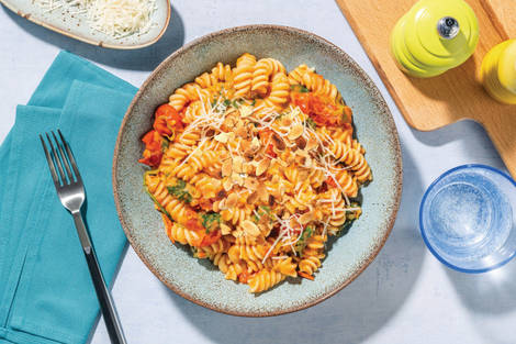 HelloHero: Tomato & Basil Pesto Bacon Fusilli