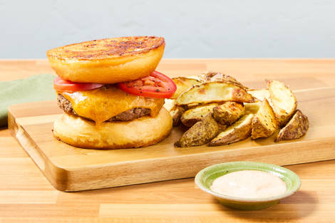 Spicy Garlic Bread Bacon Cheeseburgers