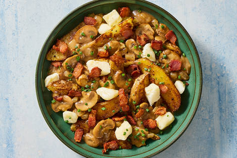 Bacon-and-Cheese Curd Poutine