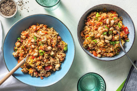 Rijstschotel met gehakt, groente en krokant spek