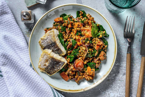 Gebratener Seehecht auf Balsamico-Linsen