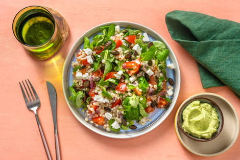 Parelcouscous met guacamole en witte kaas