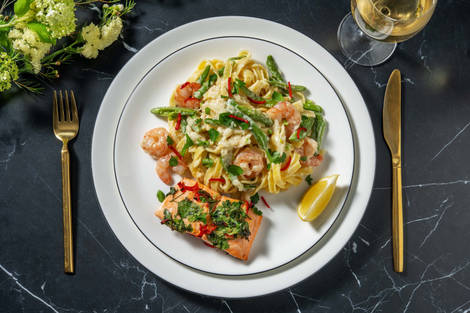 Italiensk lax- och räkpasta