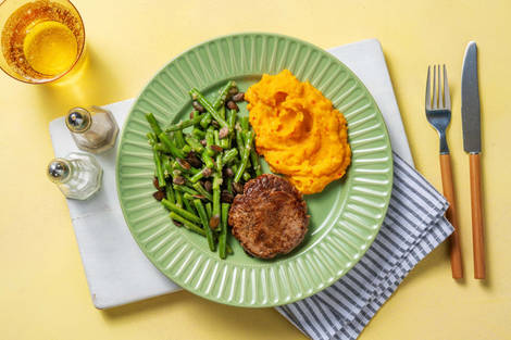 Duitse biefstuk met pittige zoete-aardappelpuree