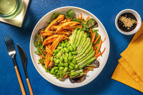 Pokè green con edamame e patate dolci