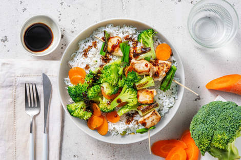 Kip yakitori met zoete Aziatische saus en gomasio