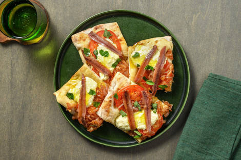 Pinsa bianca con alici e mozzarella