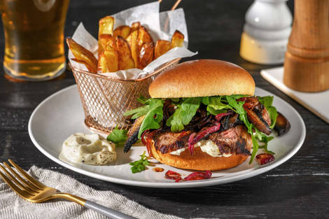 Saftig ryggbiffburgare och pepparaioli