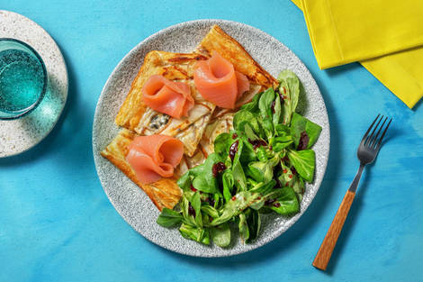 Tarte mit Blauschimmelkäse und extra Räucherlachs