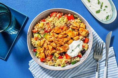 Bulgurbowl met veggie kipstukjes en yoghurtsaus