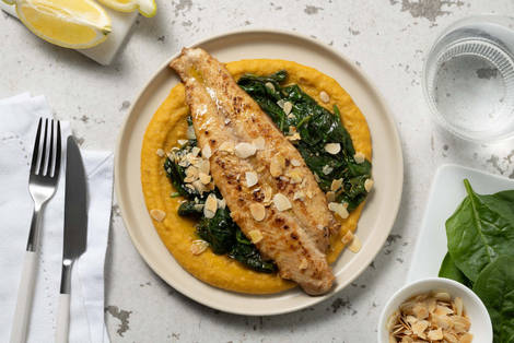 Filet de merlu à la meunière aux épinards