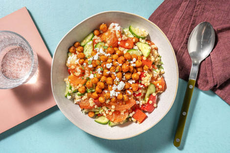 Parelcouscous met witte kaas en gepofte kikkererwten