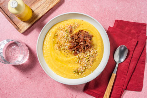 Vellutata di zucca alla ricotta, carne e pancetta croccante