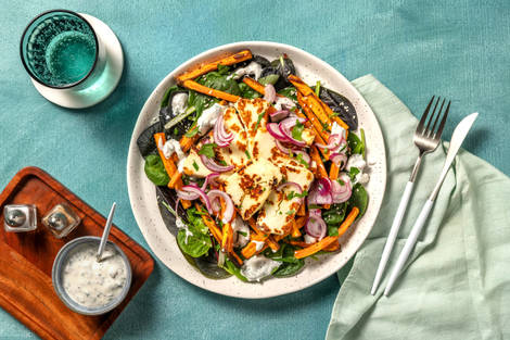 Bol mediterráneo de queso estilo chipriota y verduras