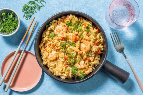 Chaufa peruano: arroz frito con langostinos