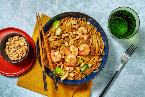 Snabb nudelwok med räkor