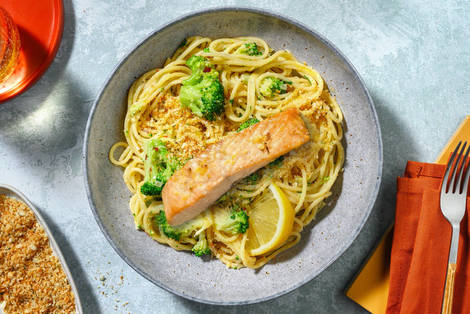 Spaghetti al Limone mit extra Lachsfilet