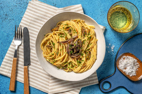 Spaghettoni alle alici e pomodori gialli