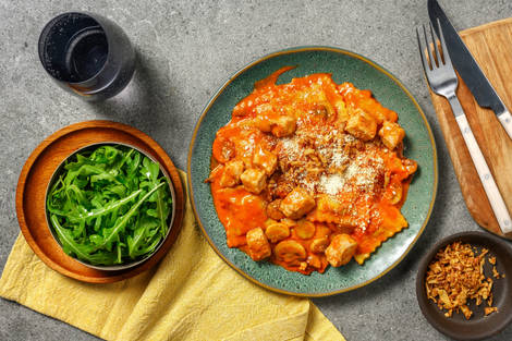 Creamy Gochujang Chicken, Spinach & Ricotta Tortelloni