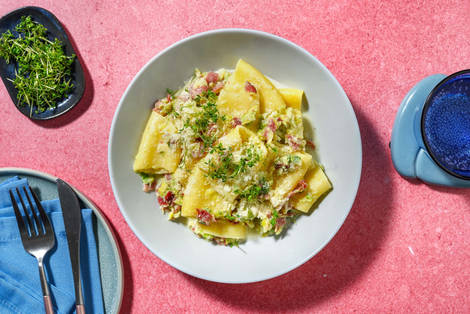 Cremige Paccheri Pasta mit Krustenschinken