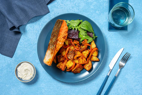 Chipotle Salmon Fajita Traybake