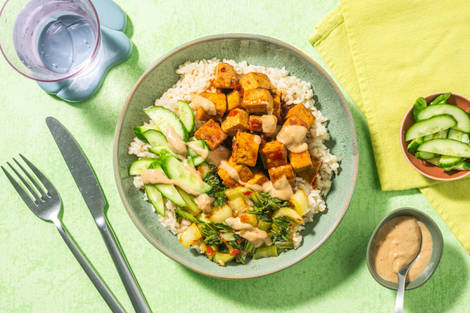 Bowl de tofu en sauce à la cacahuète et pak-choï