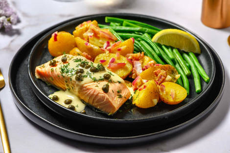 Filet de saumon poché et sauce au beurre blanc