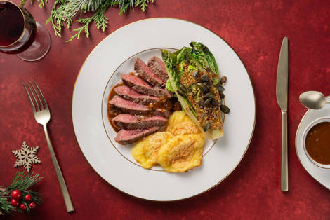 Stegt steak og cremet pebersauce