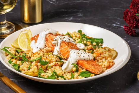Stegt laks og perlecouscoussalat