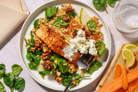 Stegt laks og perlecouscoussalat