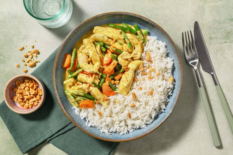 Stir Fry Hähnchen in mildem Erdnuss-Chili-Curry