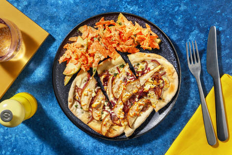 Sauerteig-Pinsa Bianca mit Hirtenkäse, Birne