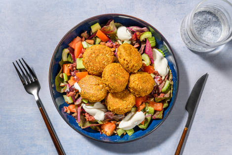 Falafel fritti e crema yogurt al cumino