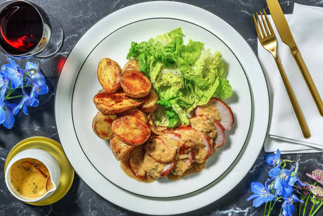 Baconsvøbt svinemørbrad à la normande