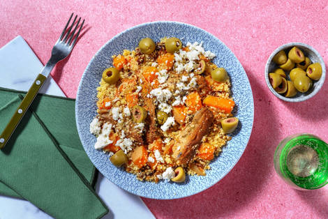 Sgombro all'olio su couscous e uvetta