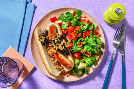 Hotdog met drie soorten ui en appelsalade