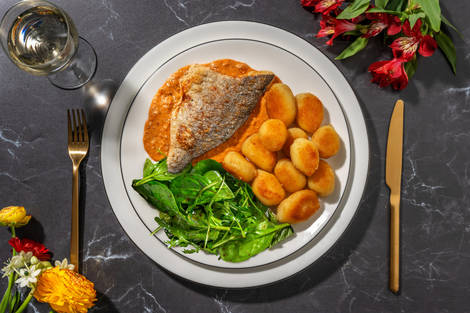 Dorada con salsa calabrese y gnocchis trufados