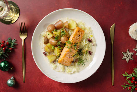 Norwegisches Lachsfilet mit Mandel-Salat,