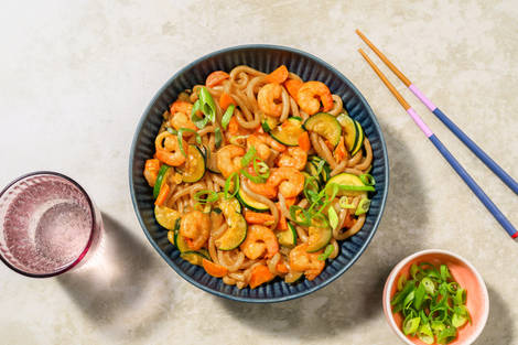 Salteado rápido de noodles y langostinos