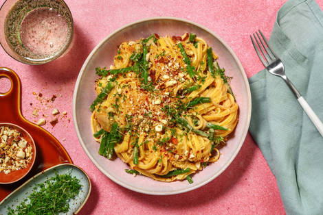 Bandnudeln mit Miso-Zwiebel-Soße