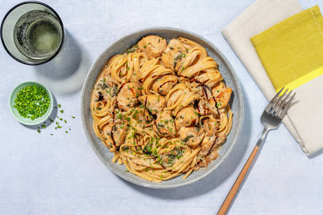 Alfredo Style Cheesy Double Chicken Linguine