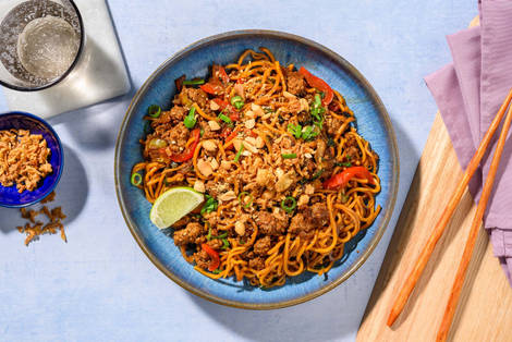 Noedels met kip, pinda's en paksoi