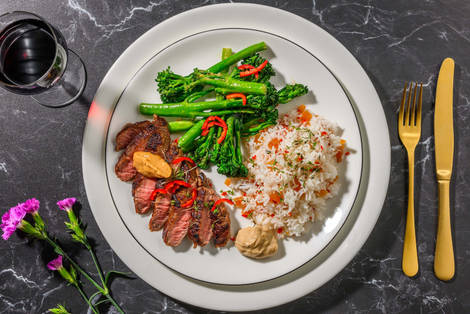 Misobutter-Weiderindsteak auf Aprikosen-Reis