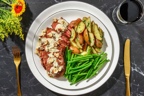 Feines Rindersteak mit grünem Pfefferrahm