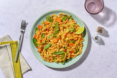 Chiliteigwaren-Pfanne in Kokos-Ingwer-Sauce