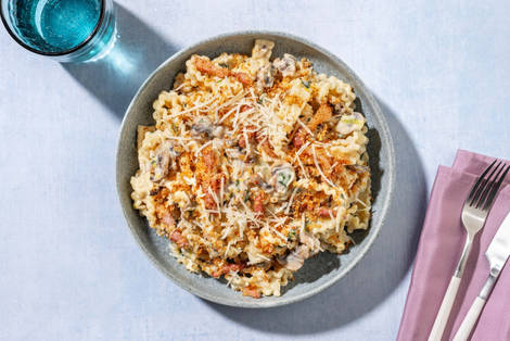 Romige mafaldine met spekreepjes-pankotopping