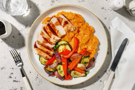 Salbei-Schweinesteak mit Ofengemüse